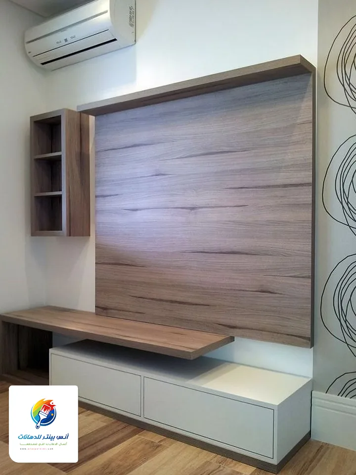 مكتبة تلفزيون معلقة